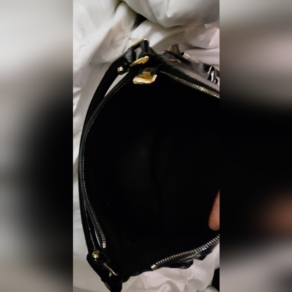 Large Patent Leather GUCCI Abbey in Amazing Condition!! - Picture 5 of 8